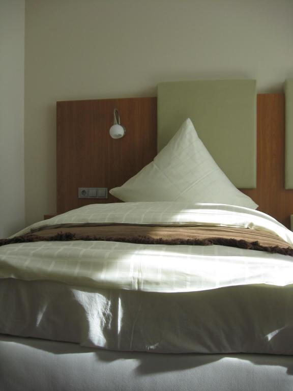 Hotel Qualitel Hilpoltstein Extérieur photo