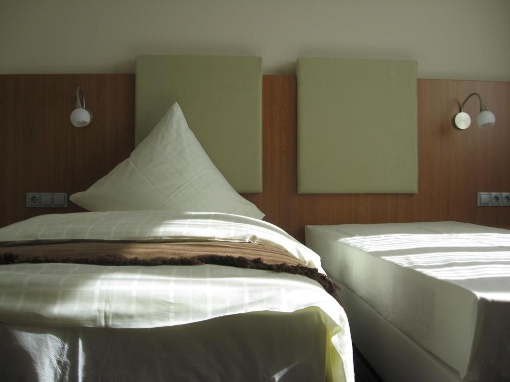 Hotel Qualitel Hilpoltstein Extérieur photo