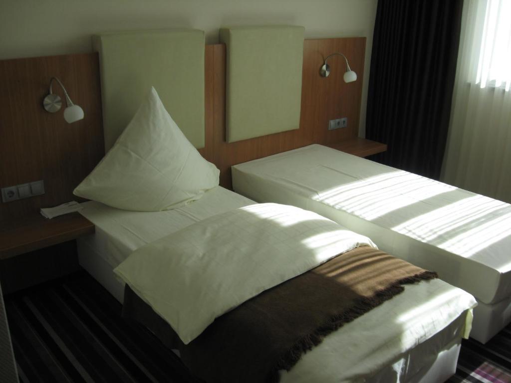Hotel Qualitel Hilpoltstein Extérieur photo